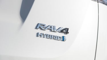 Toyota RAV4 Hybrid - badge