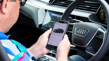 Audi e-tron 55 quattro second report - phone