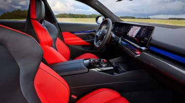 BMW M5 Touring - interior