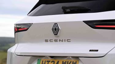 Renault Scenic - tailgate detail