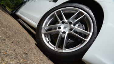 Porsche Panamera Diesel wheel