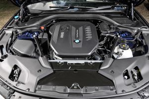 BMW 5 Series Touring - engine