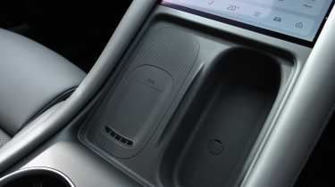 MG IM6 - wireless charging pad