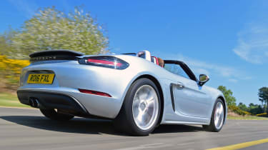 Convertible megatest - Porsche 718 Boxster - rear tracking