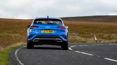 Kia XCeed - rear cornering