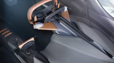 Aston Martin 003 concept - cockpit