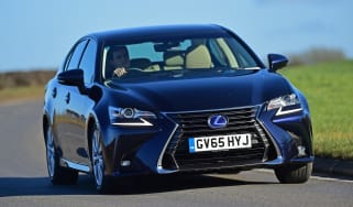 Lexus GS 300h 2016 - front cornering
