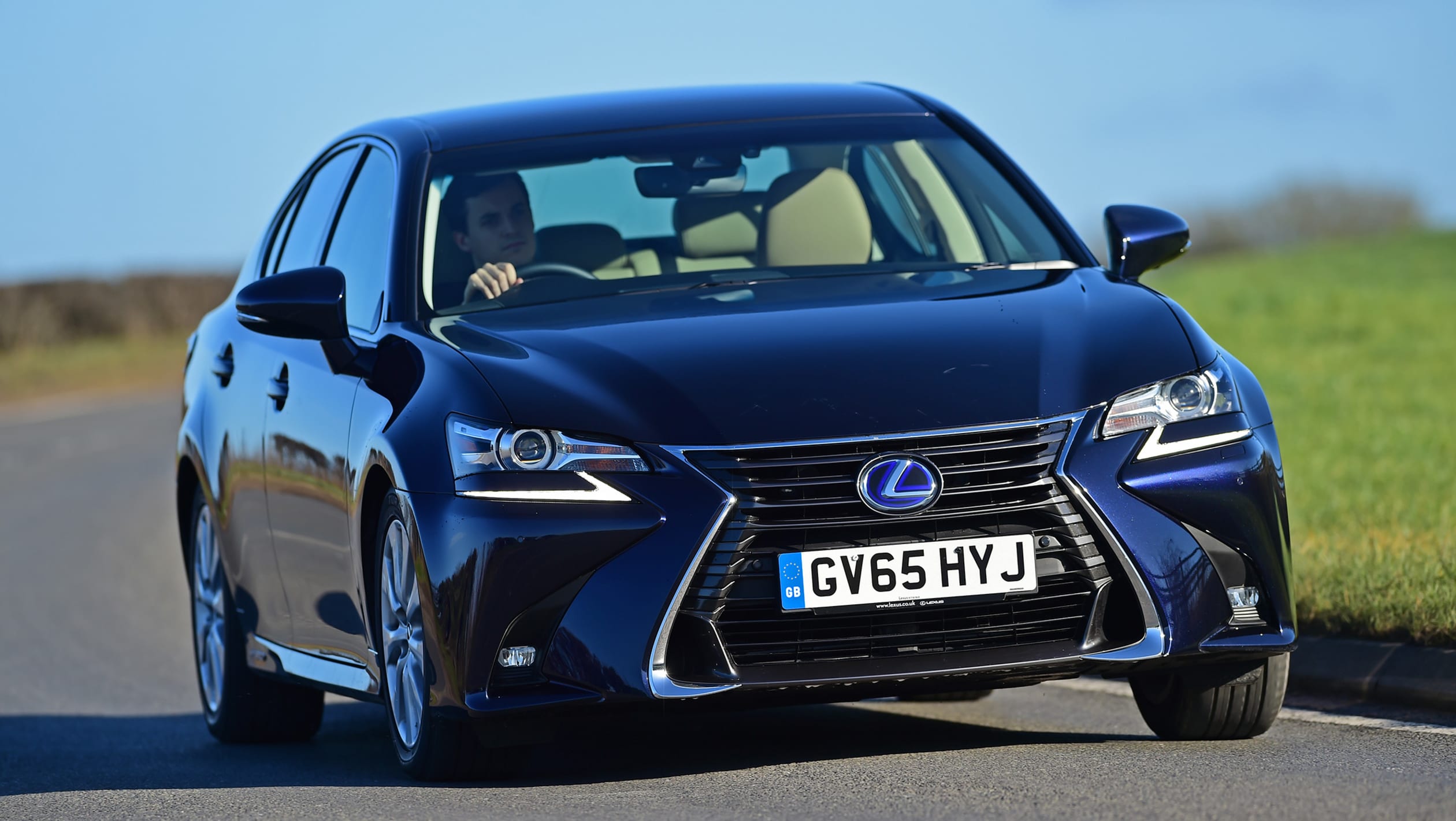 Lexus GS 300h 2016 review | Auto Express