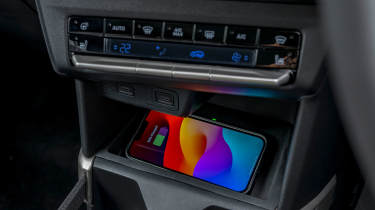 Vauxhall Frontera Electric UK - wireless phone charging