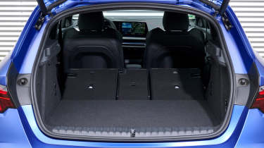 BMW 1 Series 2024 facelift - boot seats down