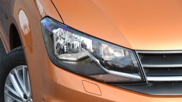 Volkswagen Caddy Maxi Life TSI 2016 - headlight