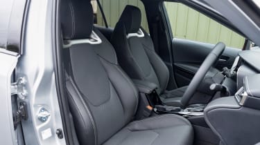 Toyota Corolla Touring Sports - front seats