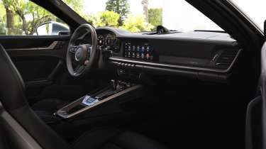 Porsche 911 Turbo S - cabin
