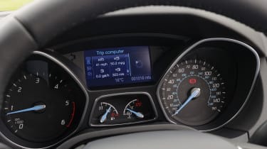 Ford Focus 1.0 Zetec EcoBoost dials