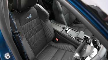 Renault Austral - front seats and centre console