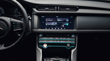 Jaguar XF Sportbrake - centre console