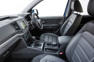 Volkswagen Amarok pick-up 2016 - interior 3