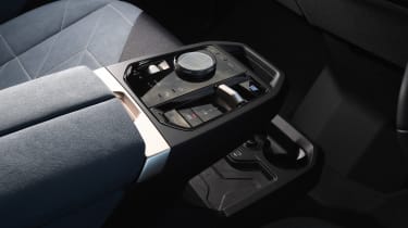 BMW iX - centre console