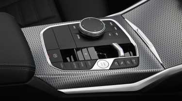 BMW 330e - centre console