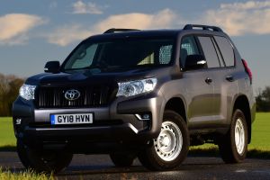 Toyota Land Cruiser Utility Commercial - front static