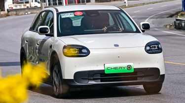 Chery QQ3 - front