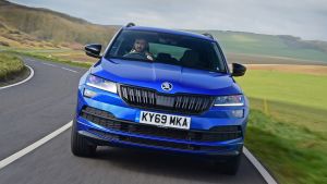 Skoda Karoq - front tracking