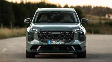 Audi Q7 - full front static