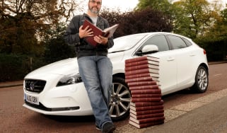 Volvo V40 header