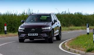 Volvo XC60 - front cornering