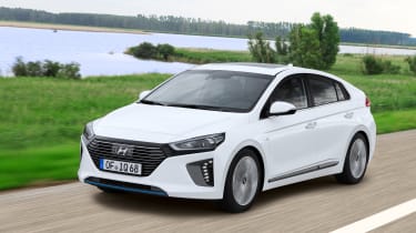 Hyundai IONIQ hybrid 2016 - front tracking 3