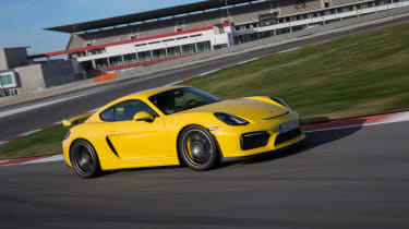 Porsche Cayman GT4 - panning