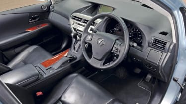 Sub-150g/km: Lexus RX450h interior