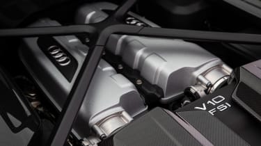 Audi R8 - engine