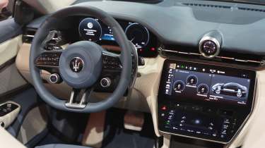 New Maserati GranCabrio Folgore - interior 