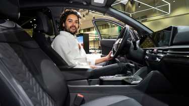 New 2025 Kia Sportage facelift LA Motor Show - front interior with Jordan Katsianis 