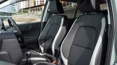 Kia Picanto facelift UK - front seats