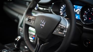 Maserati Quattroporte - steering wheel