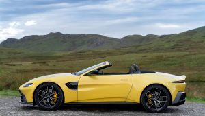 New%20Aston%20Martin%20Vantage%20Roadster%202020-2.jpg
