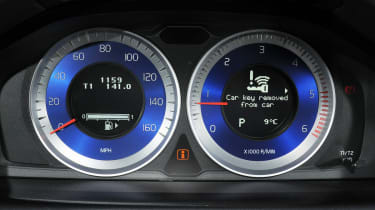 Volvo XC60 dials