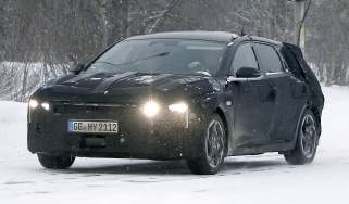 New Kia Ceed Spyshots - front three quarter tracking