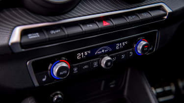 Audi Q2 1.4 TFSI - centre console