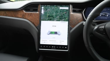Tesla Model S - screen