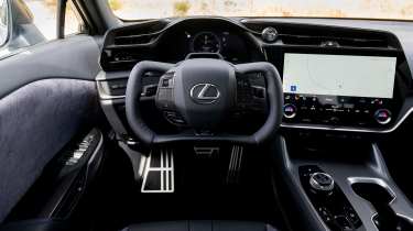 Lexus RZ 550e F Sport - dash