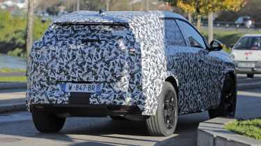 New Citroen C5 Aircross spy shots - rear end