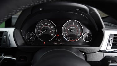 BMW 3 Series Touring - dials