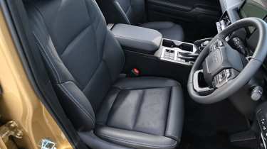 Toyota Land Cruiser - front seats