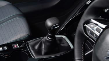 Peugeot 208 - transmission