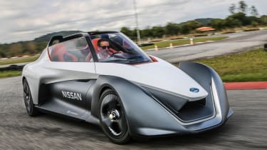 Nissan BladeGlider - front cornering