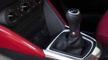 Mazda 2 Red Edition - gearlever