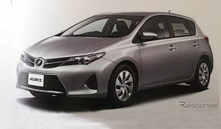 Toyota Auris spy front